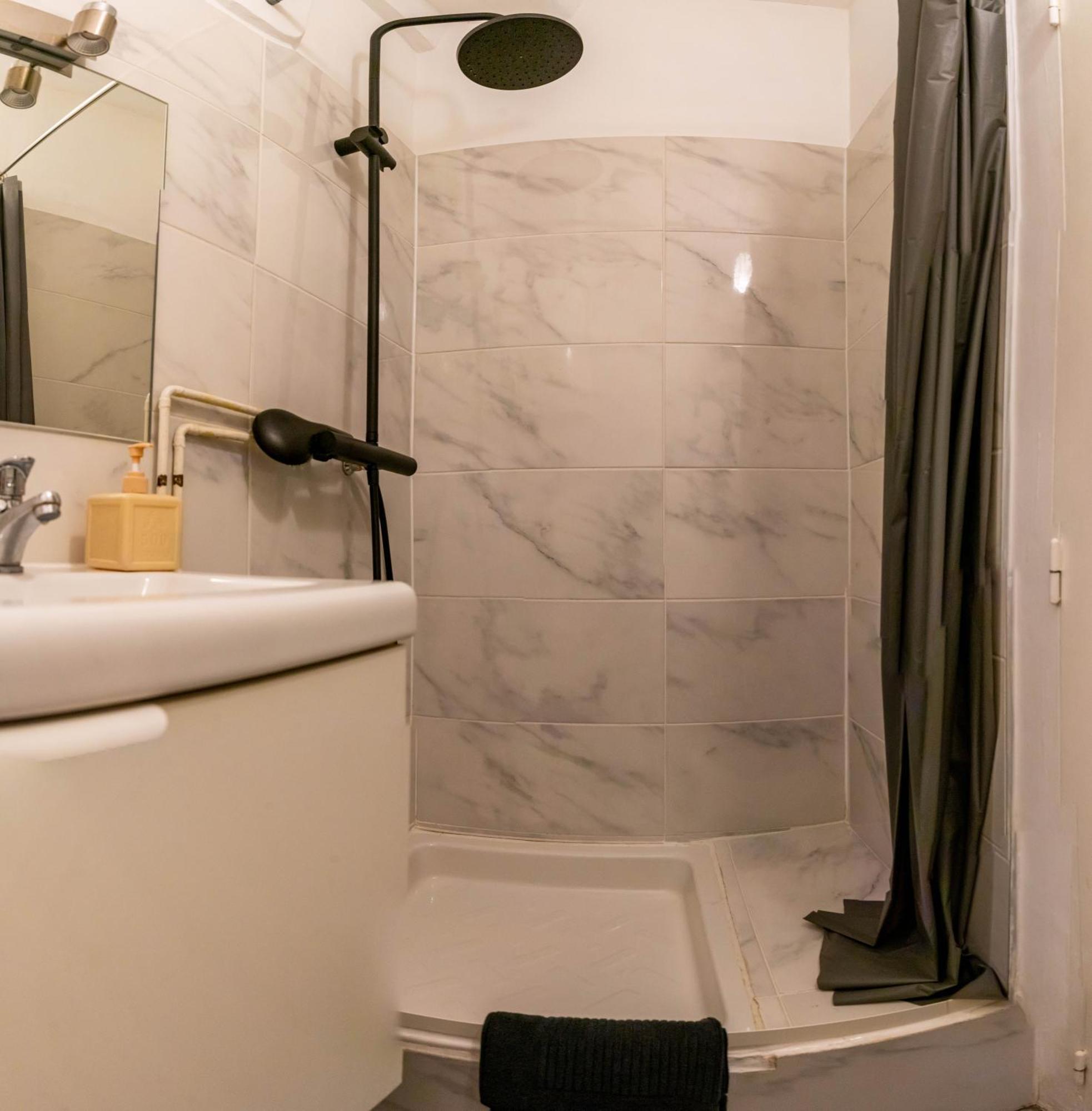 Aux Demoiselles D'Avignon Apartment ภายนอก รูปภาพ